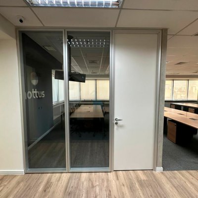 Divisórias em Vidro Laminado