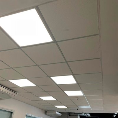 Forro Modular de Fibra Mineral com Iluminação Embutida